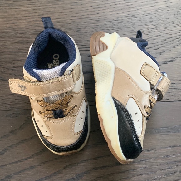 Osh Kosh Sneakers - Picture 3 of 10